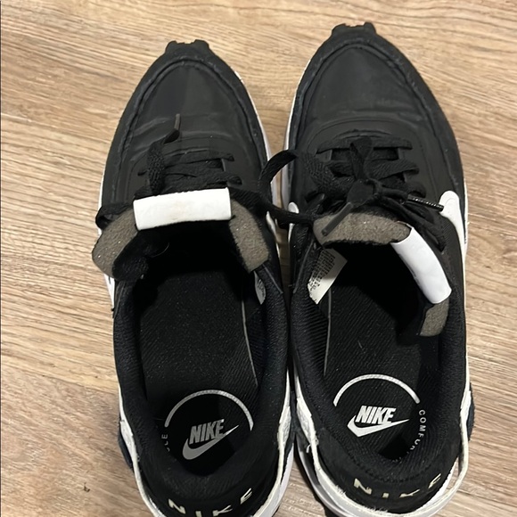 Nike Black and White Sneakers - NEW! 🆕 - Picture 7 of 13